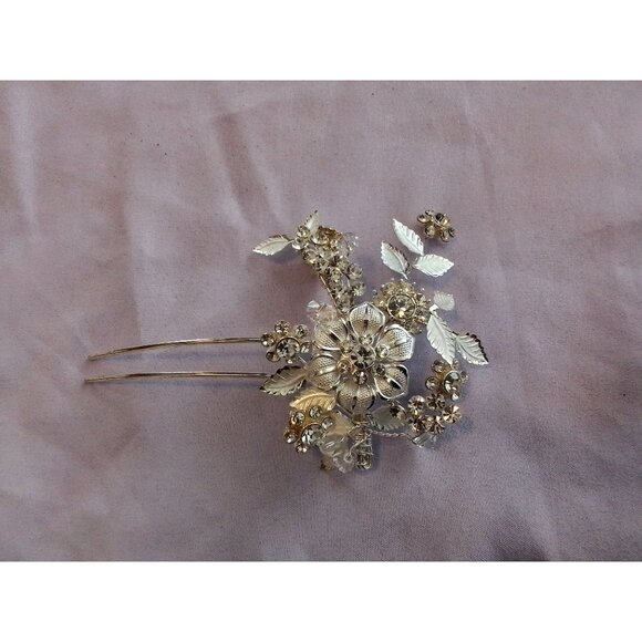 Vintage Silver Tone Flower Bridal Hairpin With Rhinestones & Leaves Formal - Picture 1 of 2
